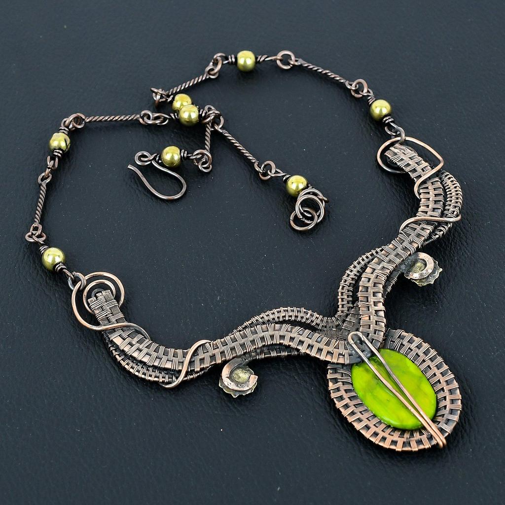 Ожерелье из лабрадорита с зеленым отблеском, украшения ручной работы, ожерелье, обернутое медной проволокой 999 пробы, дизайнерские украшения из драгоценных камней, ожерелье с регулируемой цепочкой, подарок для мамы