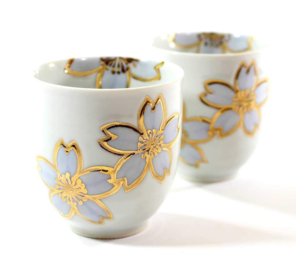 Arita ware teacups traditional fully Pair of underglaze red and gold cherry blossom design presented in a paulownia wood box by ceramic artist Kinsei