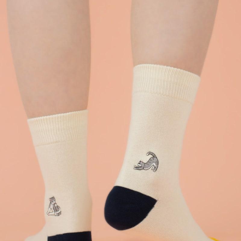 SNOOZY EM-Ivory N (Gray Cat)