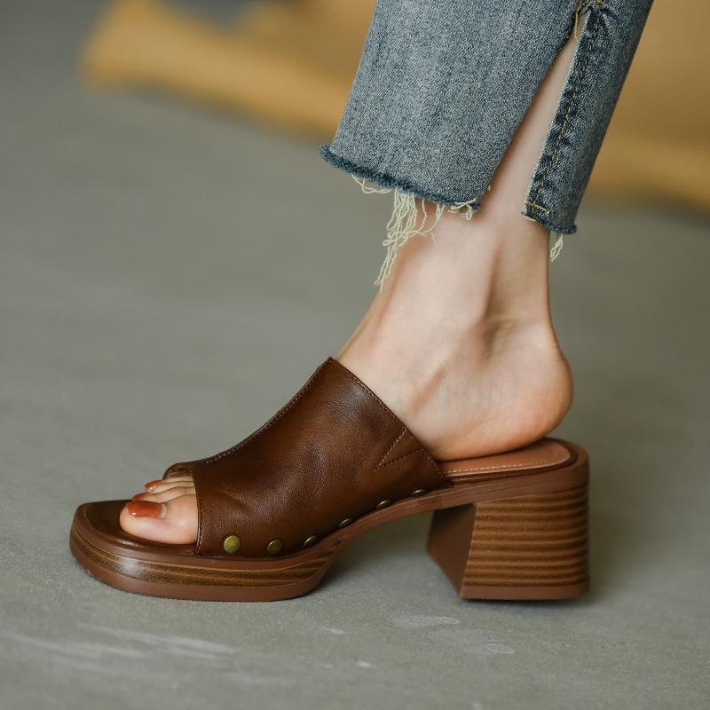 2025 новые ретро тапочки с квадратным носком и толстым каблуком женская летняя одежда односложная женская обувь новые сандалии мягкая подошва