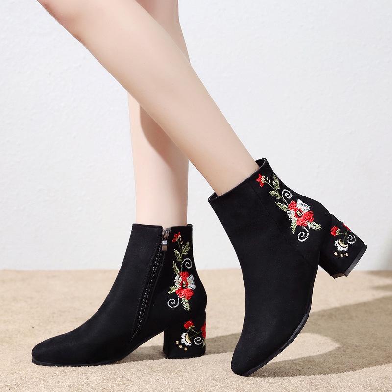 Модные ретро-ботфорты средней длины 2024 года, новые теплые хлопковые туфли из замши на среднем каблуке с вышивкой, Zapatos De Mujer