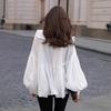 Французская повседневная белая рубашка с кукольным воротником и рукавами-фонариками женская средняя и длинная 1116 осенний темперамент свободный мятый топ