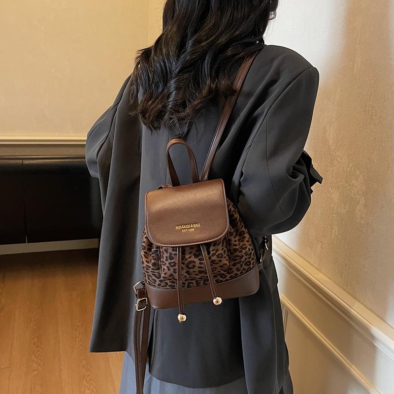 Leopard Print Vintage Small Backpack - Fashionable and Versatile Women's Bag for Autumn/Winter 2025.