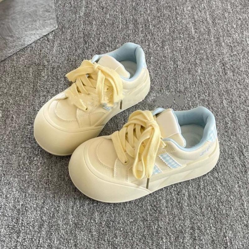 Платформенные белые женские туфли, новые летние тонкие универсальные повседневные кеды, подходящие к юбкам, сетчатые туфли-буханки