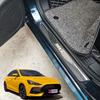 Для MG GT MGGT 2025 Накладка на порог автомобиля Защитная накладка на порог Декоративная накладка Внешний вид автомобиля Накладка на порог Стайлинг Наклейки Автоаксессуары