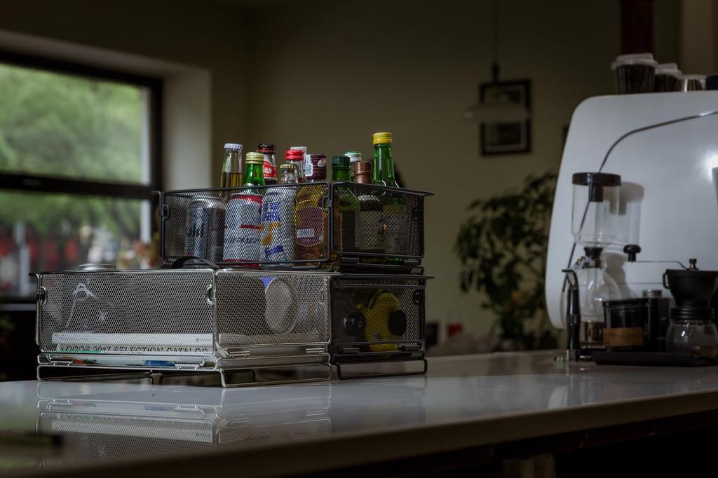 Стол-мост CAMPING MOON IGT Сетчатый ящик, поднос IGT и ящик для хранения, расширенный металл с дизайном «черепаховый панцирь», набор из 2 предметов (CK-24BK-2P)