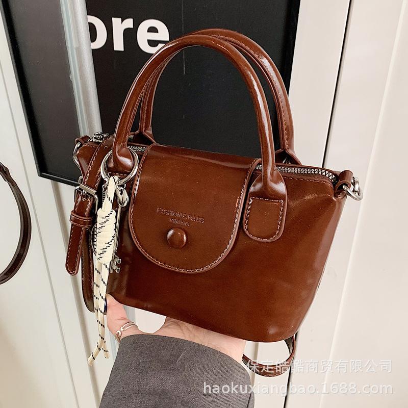 Premium sense niche bag women's spring and summer versatile 2025 new fashion shoulder messenger bag Korean version portable bucket bag