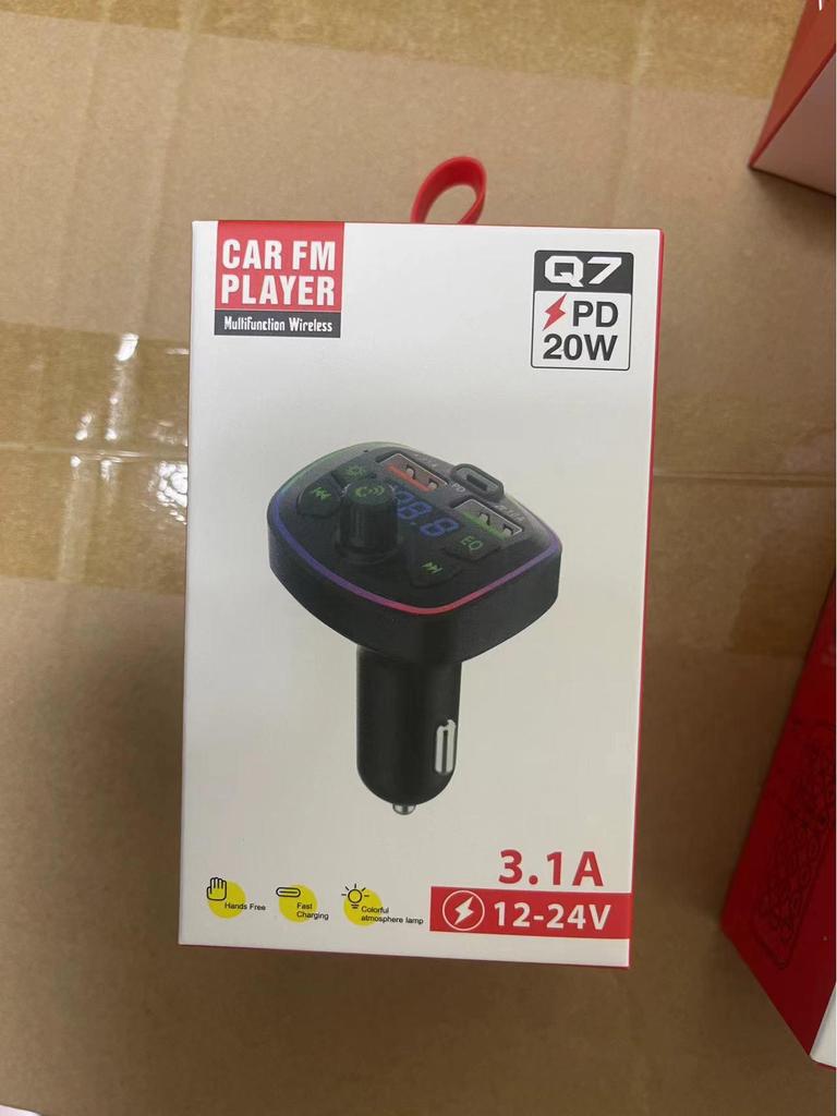 Автомобильный Bluetooth MP3-плеер с функцией громкой связи, голосовым вещанием, быстрой зарядкой PD и USB-накопителем.