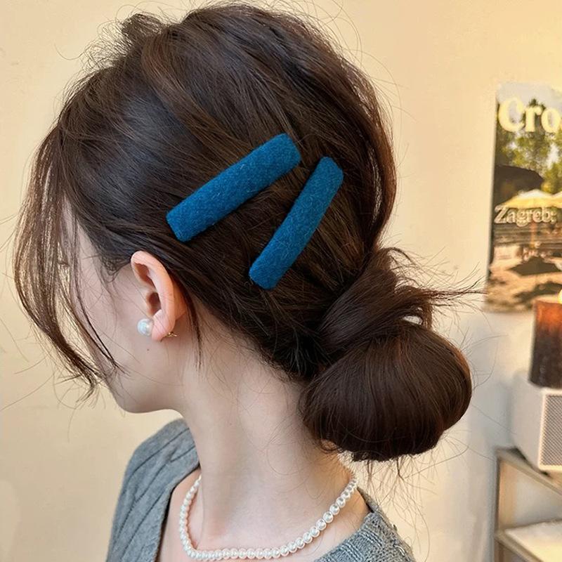 2Pcs Korean Elegant Woolen Hair Clip Simple Style Bb Clip Solid Autumn And Winter Hair Accessories
