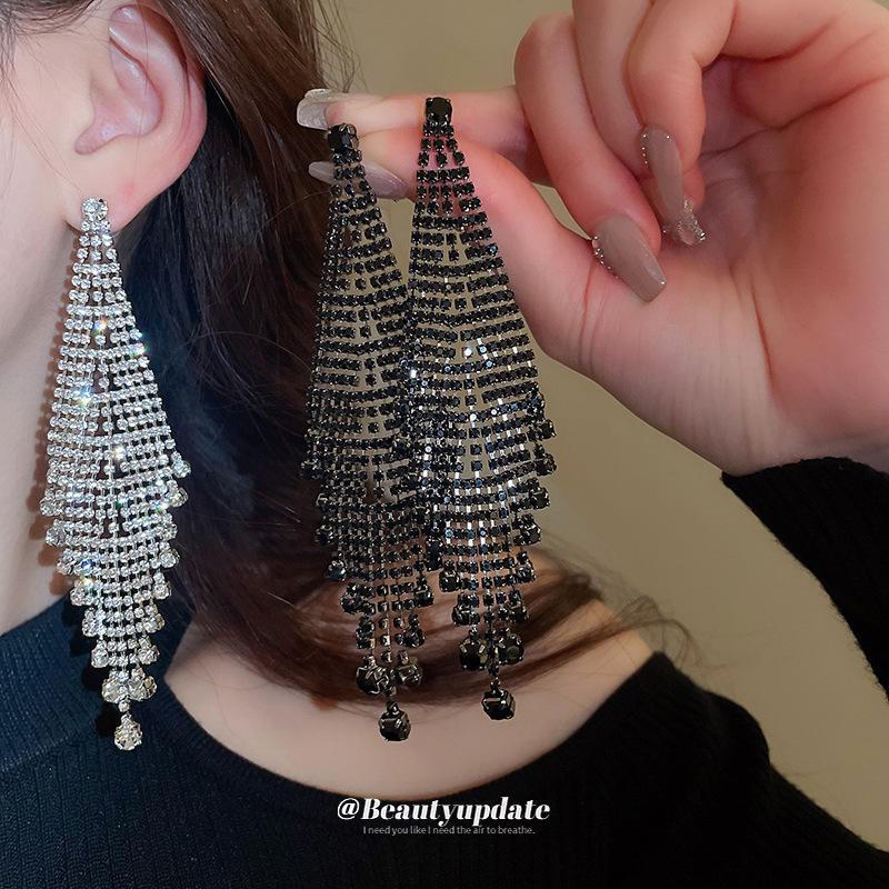 Серебряные серьги-кисточки с бриллиантами в виде игл: Шикарный, индивидуальный дизайн для женщин — элегантный, модный и роскошный.