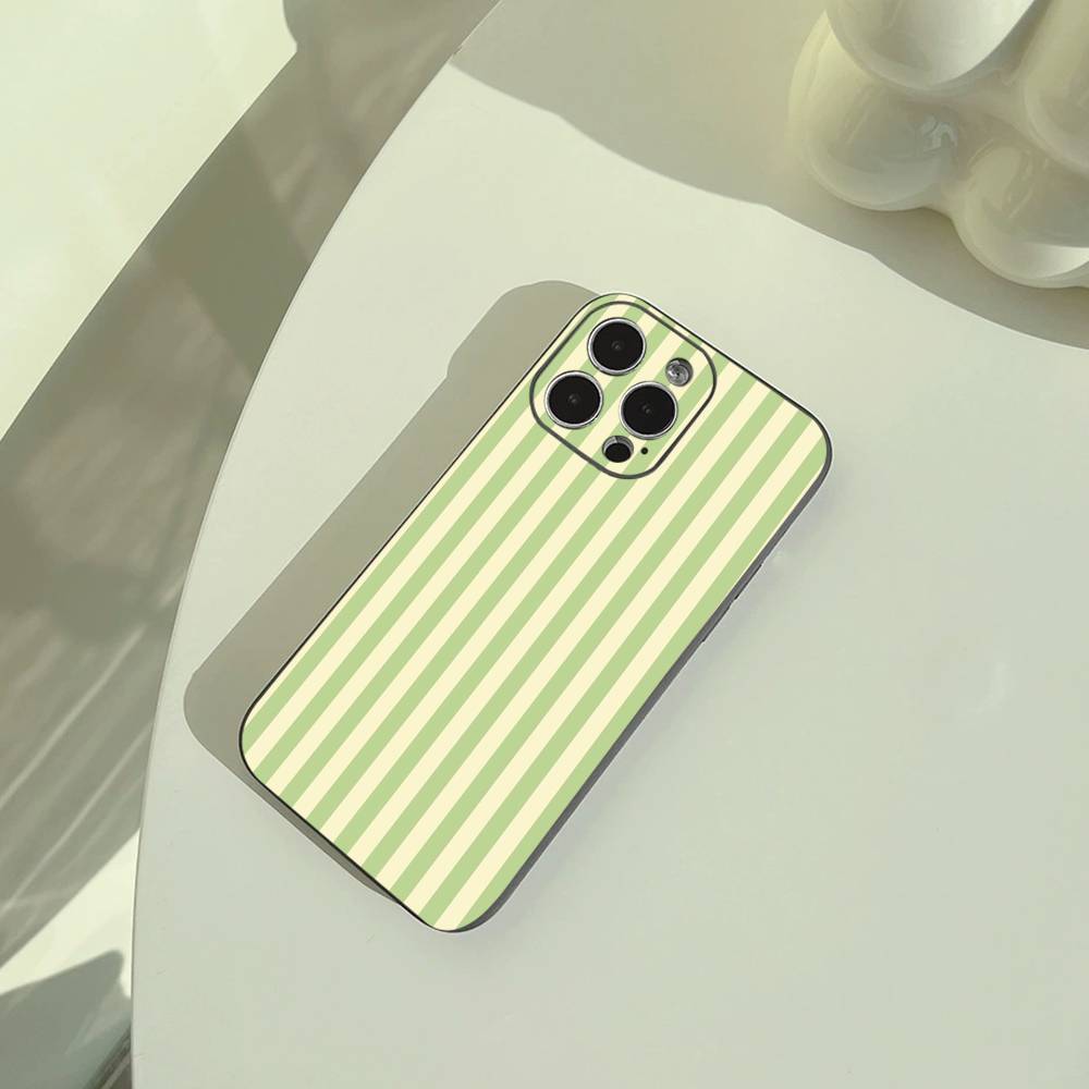Простой Чехол-Бампер в Полоску для iPhone 17,16,15,14,13,12,11 Pro Max,16Plus,XS Мягкий Черный