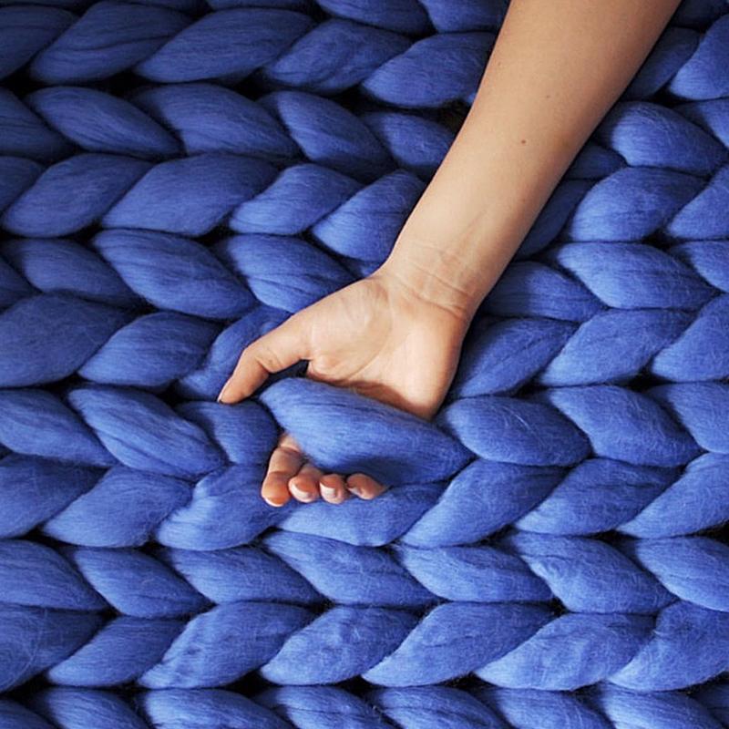 Soft Velvet Thick Chunky Yarn for Hand Knitting DIY Blanket Pet Bed Carpets Throw Pillows Weaving Crochet Thick Wool Yarn