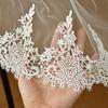Классические свадебные вуали длиной до кончиков пальцев с отделкой из французского кружева и удобные прозрачные свадебные вуали для мероприятия