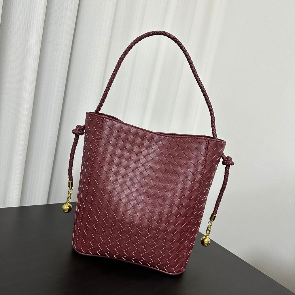 2025 Новая винтажная модная универсальная сумка из натуральной кожи с квадратным ремешком через плечо и подмышкой, плетеная сумка-тоут