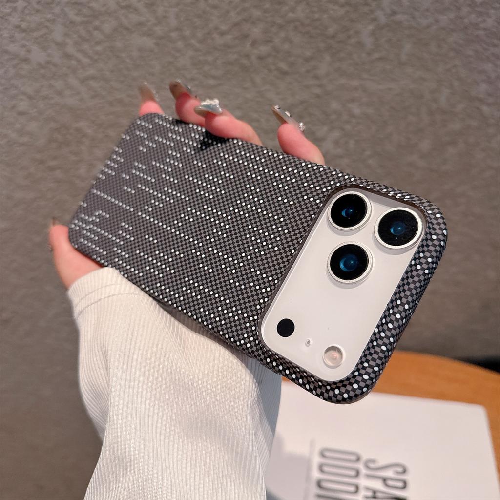 Ретро Жесткий Чехол с Узором из Углеродного Волокна и Кевлара Для iPhone 17 Air 16 15 14 Plus 13 12 Pro Max 11 Текстура Полосок Защитный Бампер