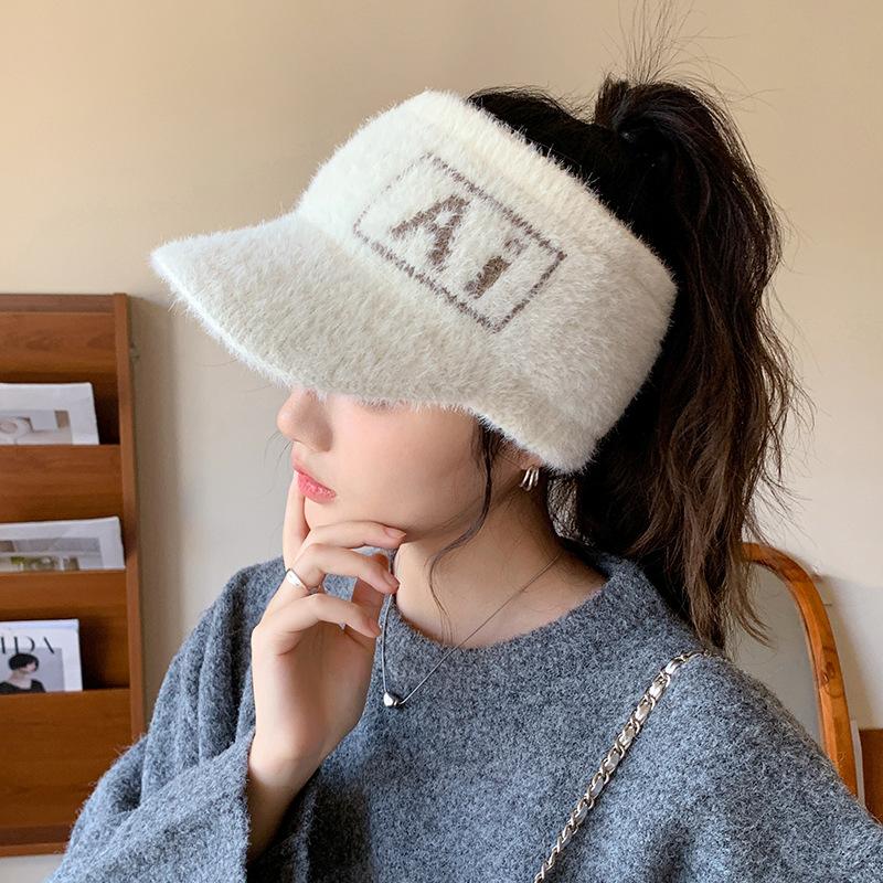 New Winter Plush Ear Protecting Peaked Cap for Women Korean Style Versatile Empty Top Ponytail Warm Baseball Hat