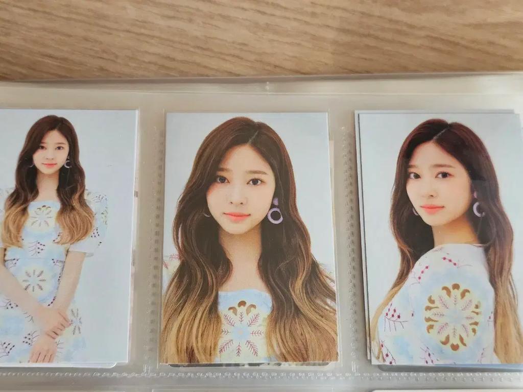 IZ*ONE actress Kim Min-ju's photocard Used