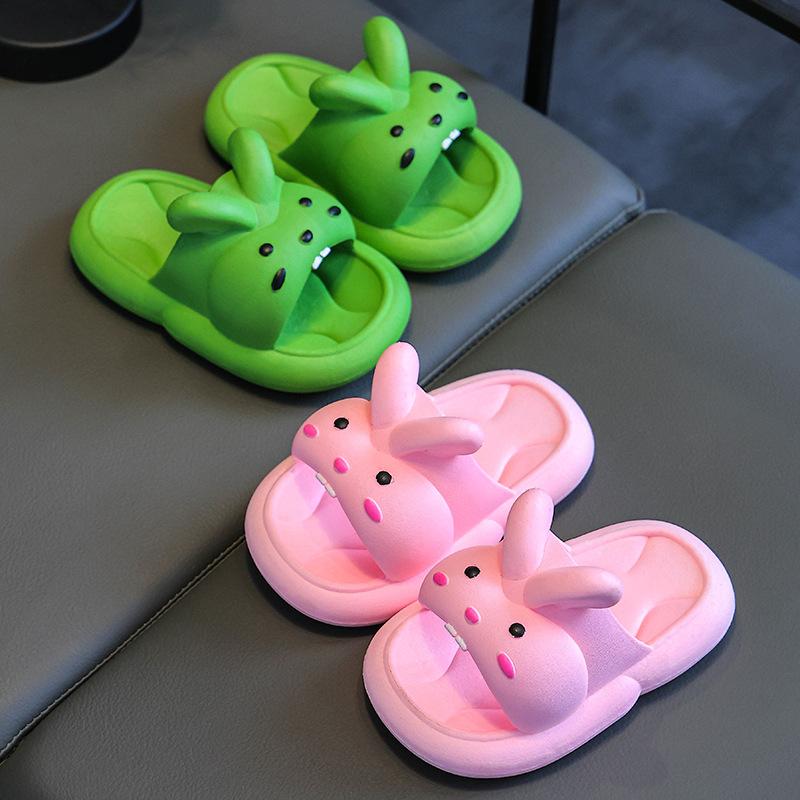 Children's Summer Non-Slip Sandals for Boys and Girls, Indoor Bathing Soft Sole Cute Kids Beach Sandals