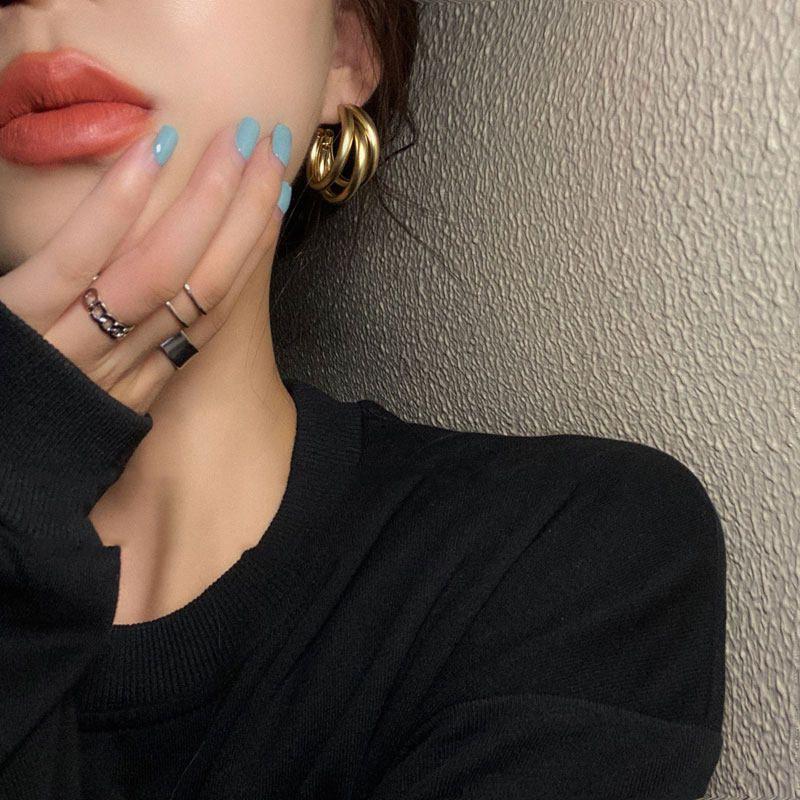 Gold Hoop Earrings for Women, European and American Style, Light Luxury, High-End Feel, 2026 New Trendy Niche Design, Exaggerated Large Ear Hoops