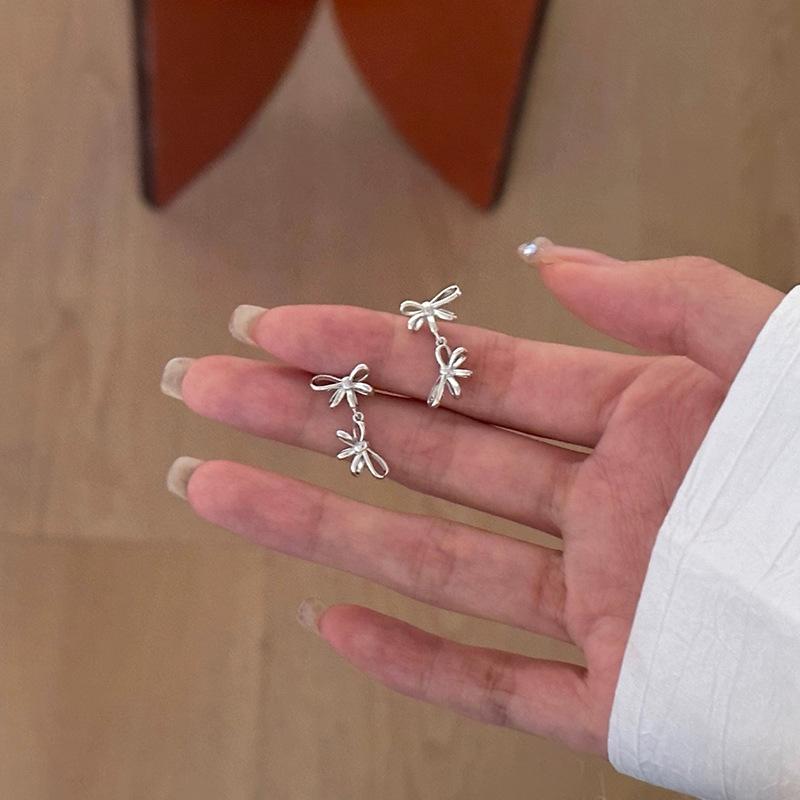 Small Metal Bow Fringed Stud Earrings Female Niche Unique Personality Fashion Temperament Elegant Versatile Earrings