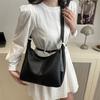 Korean Version of Large-capacity Underarm Bag Women's 2025 New Fashion Shoulder Bag Simple and Versatile Popular Commuter Tote Bag