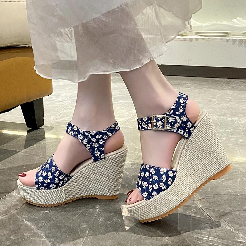 2025 Новая женская обувь Босоножки с открытым носком Женские сандалии с принтом Повседневные сандалии Женские Летние Большого размера Бестселлер Босоножки на танкетке