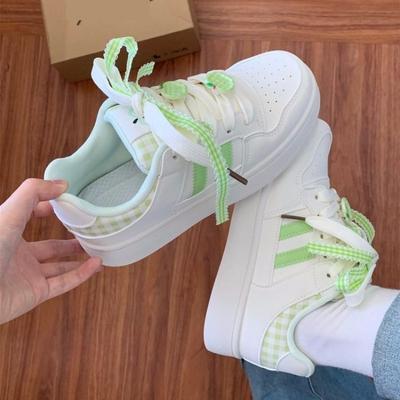 Нишевые маленькие белые туфли женские осенние новые универсальные на платформе студенческие повседневные спортивные кеды прилив