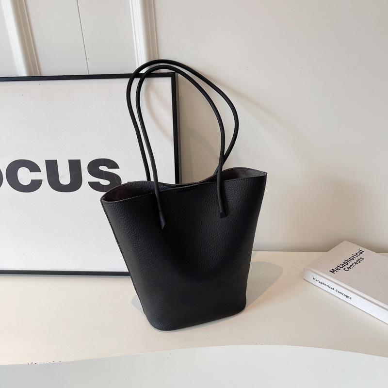 Ретро мода большая вместимость сумка женская 2025 новая осень и зима сумка-тоут для通勤 нишевая повседневная универсальная сумка через плечо