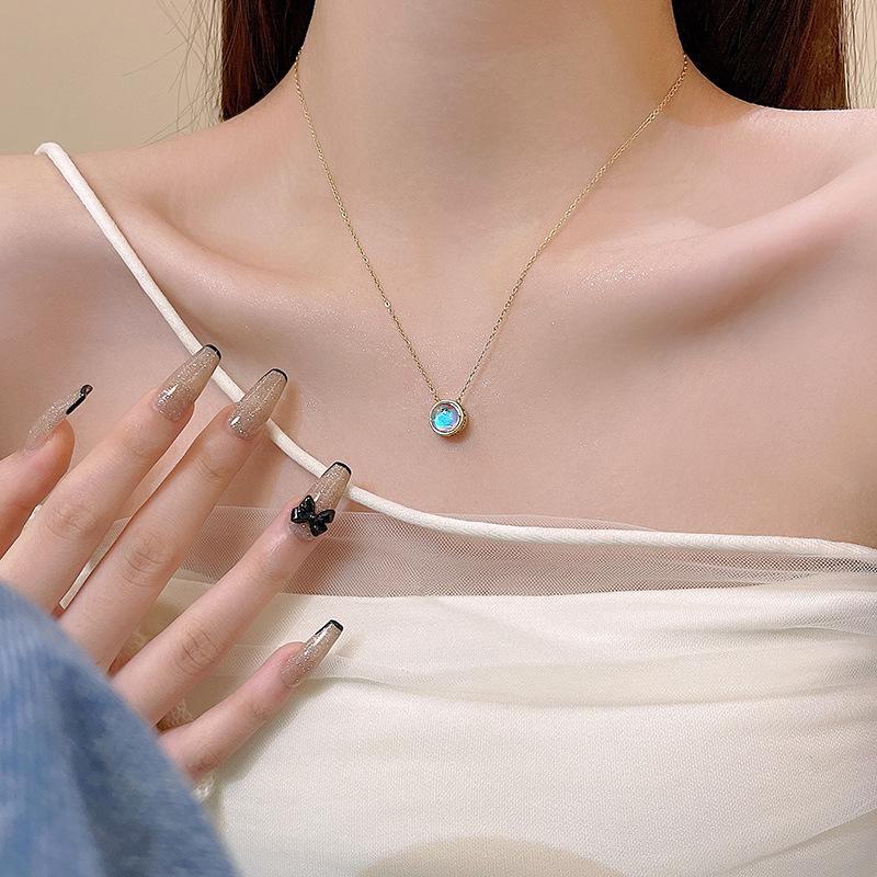 Модное ожерелье Starry Sky с синим цирконием - универсальная цепочка из титановой стали для ключицы