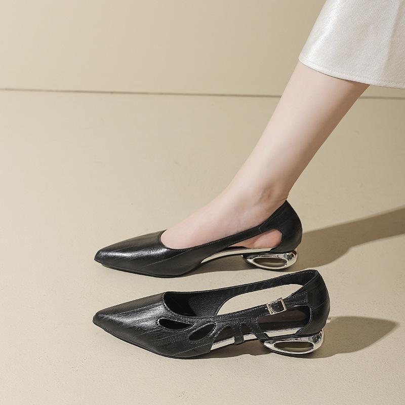 Носите 2025 новые женские летние удобные 100 полые носок ретро стиль остроносые сандалии французские на толстом каблуке