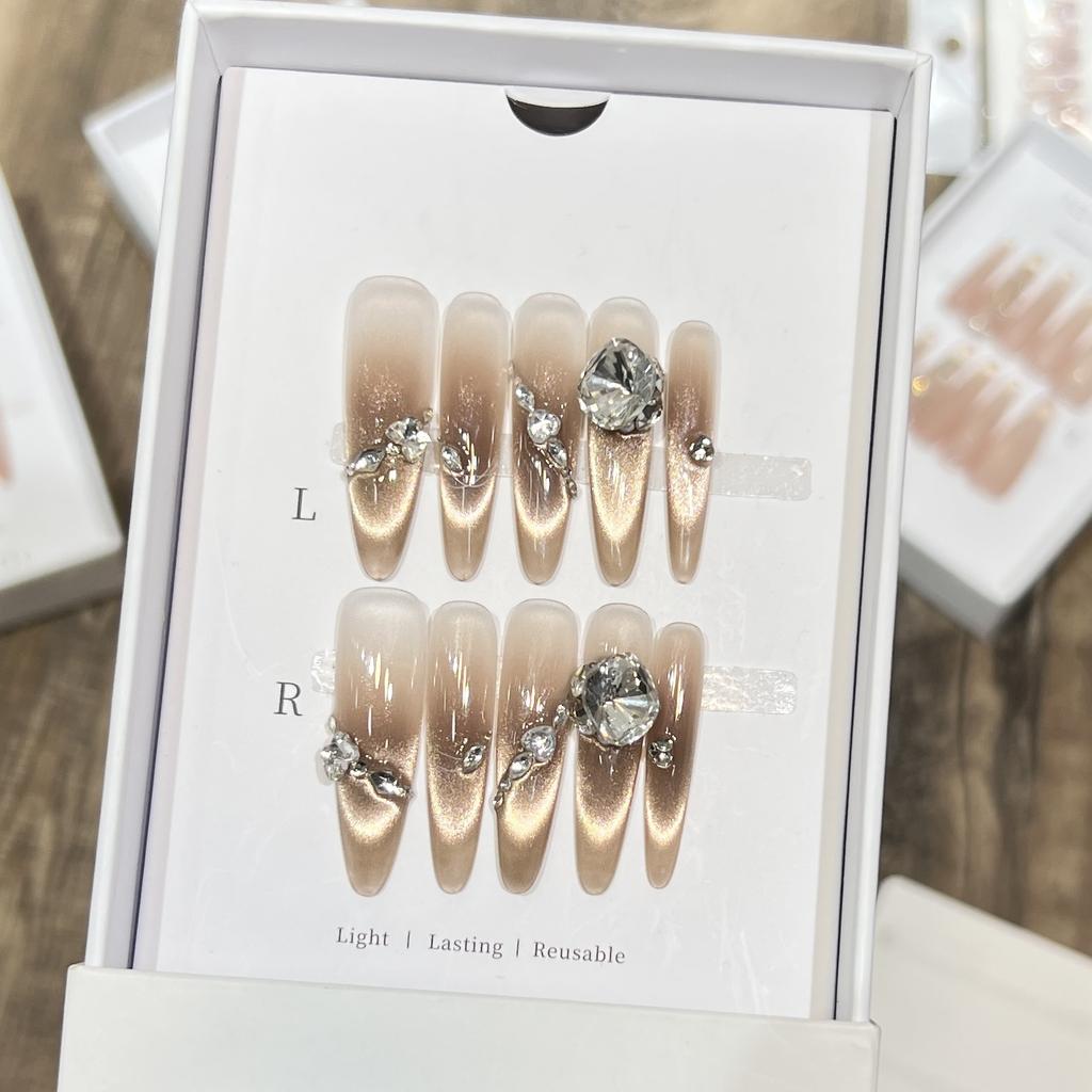 Temperament Light Luxury Smile Cat Eye Nail Art Burst Zircon Crushed Diamond Pure Hand-wearing Armor High-end