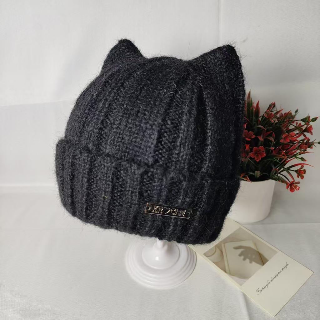 New autumn and winter wool hat women's big head circumference cat ears cute knitted hat cold-proof and warm face small cold hat