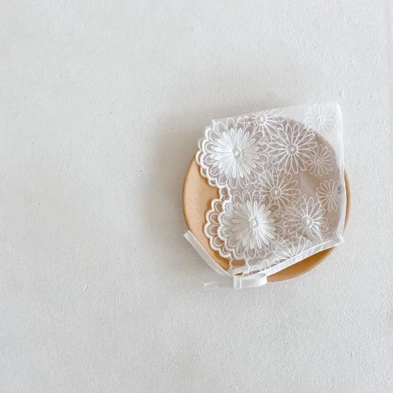 Весна-лето, кружевная цветочная шапочка для новорожденных мальчиков и девочек, элегантная белая шапочка принцессы для малышей, мягкий хлопковый реквизит для детской фотосъемки