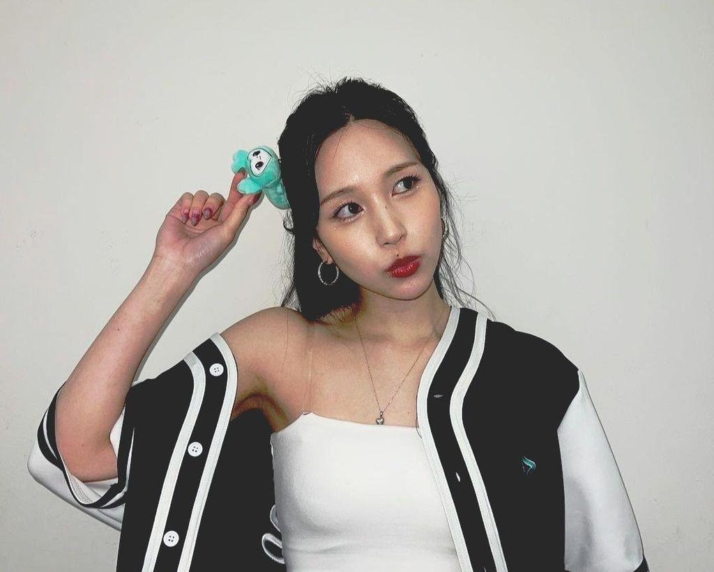 [Б/У] TWICEREADY TO BE IN JAPAN Милая заколка для волос