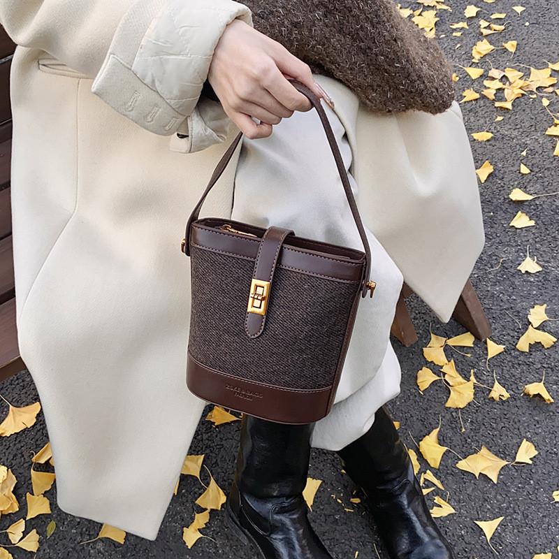 Ielgy Contrast Color Niche Messenger Bag Casual Portable Bucket Bag