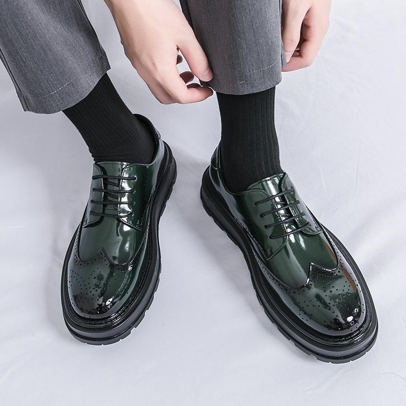 Лакированная кожаная мужская обувь Модный британский стиль дизайна Отдых на природе Деловая вечеринка Свадебное платье Популярная обувь -45
