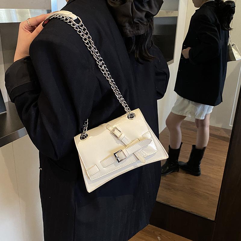 Новая сумка женская 2025 популярный модный тренд сумка-мессенджер весна и лето универсальная ins женская на плечо маленькая квадратная сумка