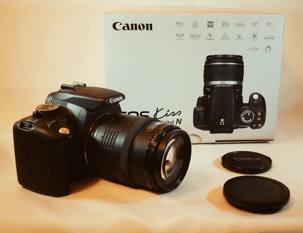 Canon EOS KISS Digital N Black Body USM Kit EF-S 18-55
