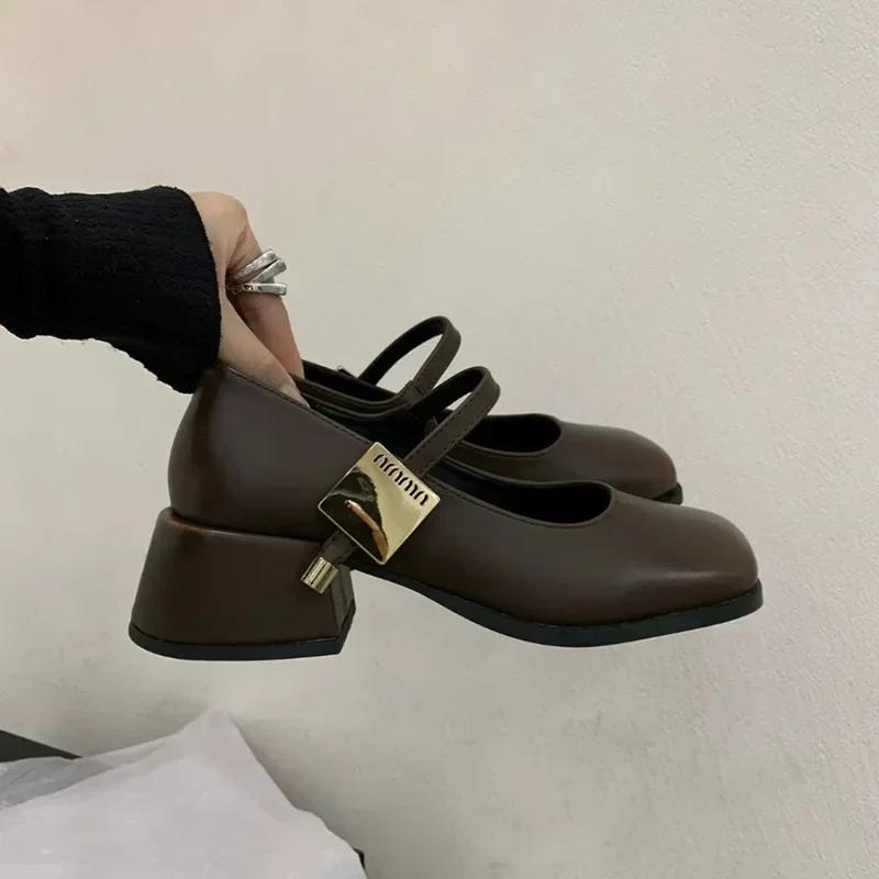 Весенние женские туфли Мэри Джейн Модные туфли-лодочки с неглубоким вырезом и ремешком на пряжке Элегантные женские туфли на квадратном каблуке Обувь в уличном стиле