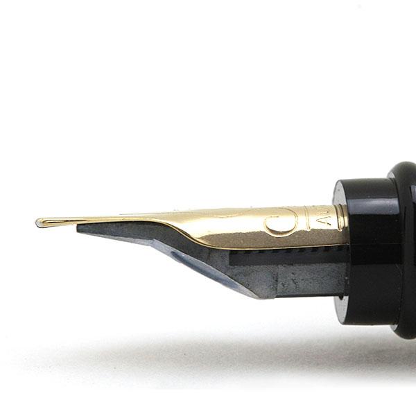 Перьевая ручка Aurora Ypsilon, черная