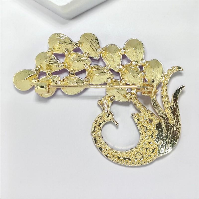 Romantic Elegance Purple Peacock Brooch Personality Luxury Full Diamond Animal Pin Suit Clothing Women'S Accessories