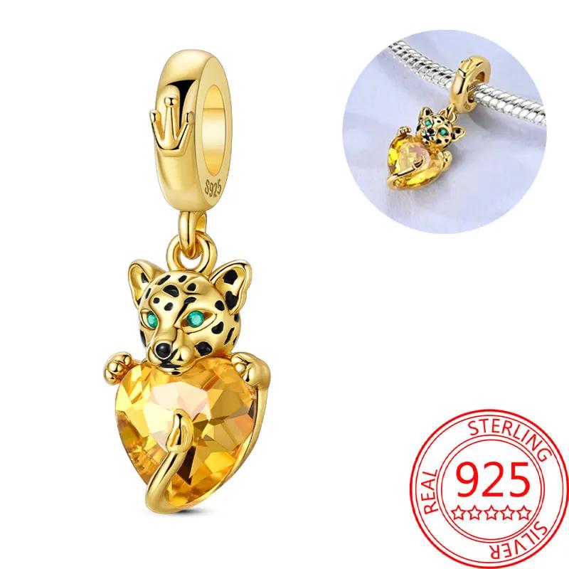 Exquisite Copper Little Monkey Embracing Red Heart Pendant Fit Bracelet Necklaces Party Pairing With Handmade Gifts