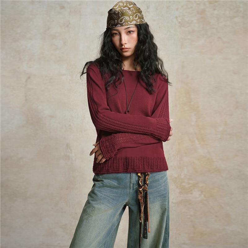 Женский вязаный свитер Giordano в стиле ретро красного цвета