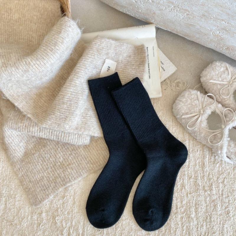 Winter Thickened Wool Socks, Solid Color Soft and Warm Mid-calf Socks, Women's Cold-resistant Snow Socks, Cashmere Pile Long Socks