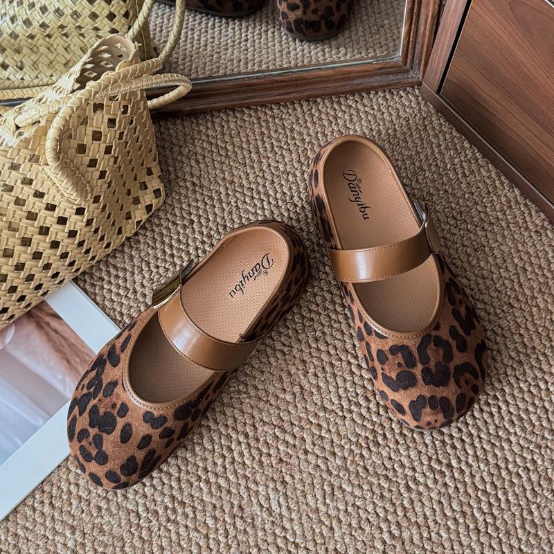 Inner height increase Small suede Mary Jane shoes Women's new green one-word with round head and light mouth retro single shoes