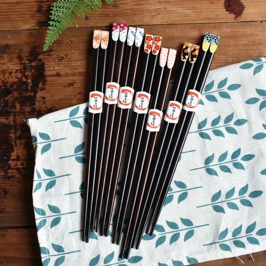 1 Pairs Japanese Flower Pattern Pointed Chopsticks Smooth Wax-free Wood Polka Dot Chopsticks Chinese Family Restaurant Banquet Use Serving Chopsticks