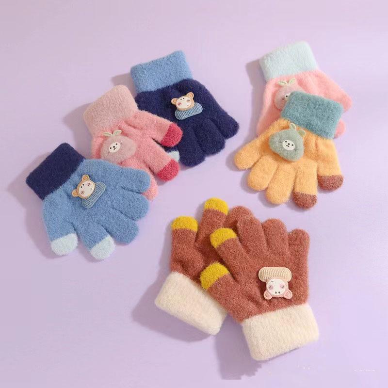 Cute Cartoon Winter Gloves for Kids, Ages 0-5, Warm and Protective Five-Finger Design