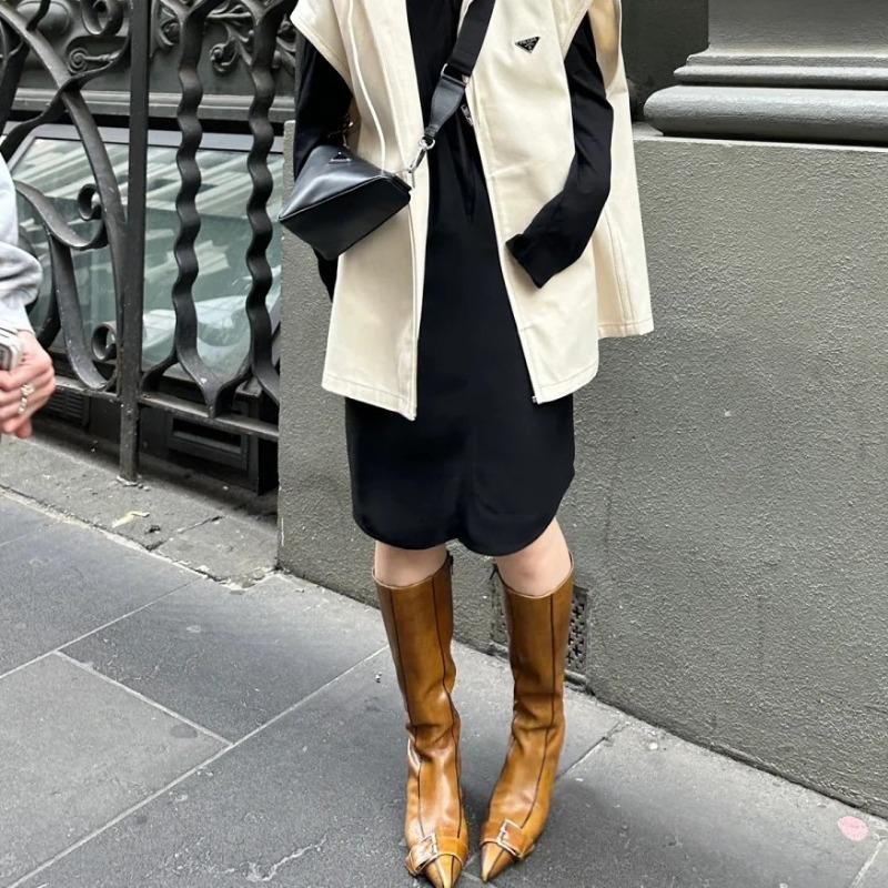 2024 Дизайнерские зимние женские высокие сапоги, модные длинные сапоги с острым носком, женская элегантная обувь, изысканные и изысканные женские рыцарские сапоги