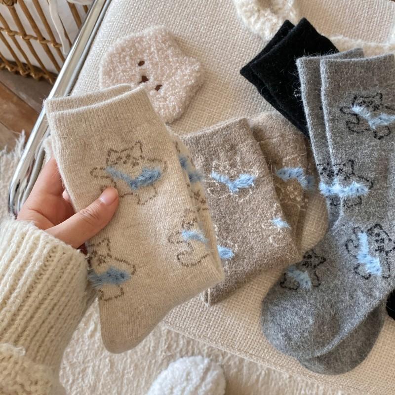 Fish-carrying Kitten Socks for Women In Autumn and Winter, Woolen Wool Socks with Thickened Animal Cover, Warm and Cute Women's Socks