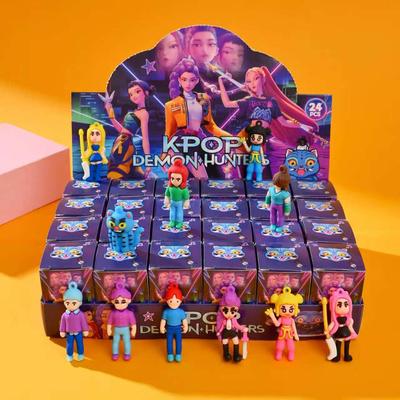 КПОП Брелок Охотник на ведьм: Забавный кукольный сюрприз в коробке для детей